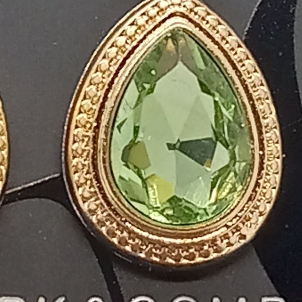 New York & Company Peridot Color Tear Drop Gold Tone Post‎ Earrings NEW - Picture 3 of 5